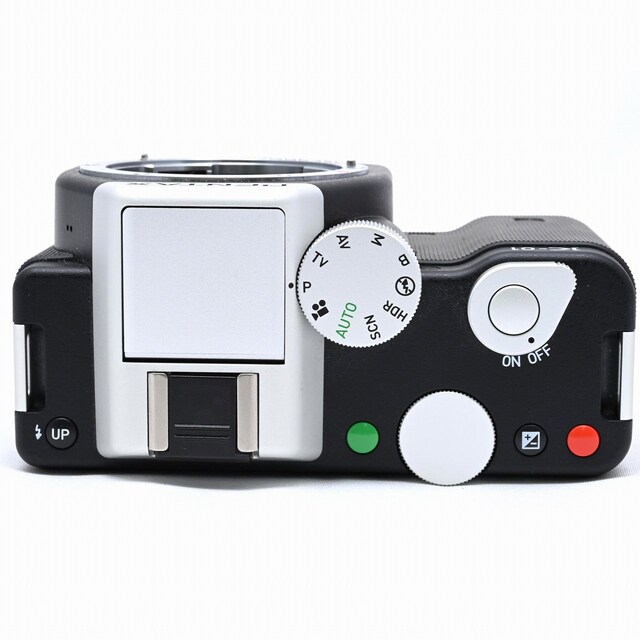 PENTAX(ペンタックス)のPENTAX K-01 レンズキット ブラック スマホ/家電/カメラのカメラ(ミラーレス一眼)の商品写真