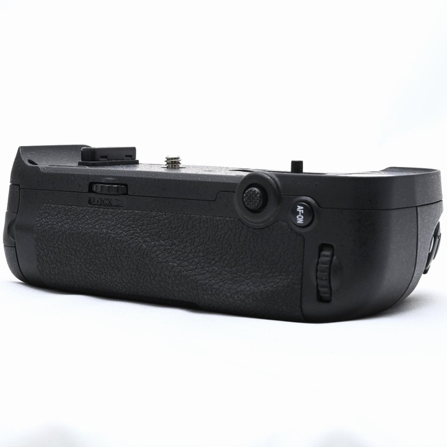 Nikon マルチパワーバッテリーパック MB-D18 | connectedfire.com