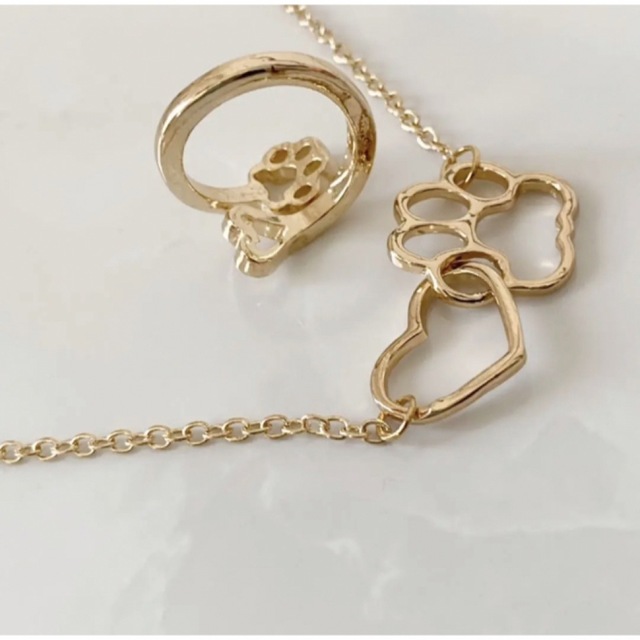 ❤️新品　肉球　ハート　ネックレス　指輪　2点セット　リング　アクセサリー　足跡 レディースのアクセサリー(ネックレス)の商品写真