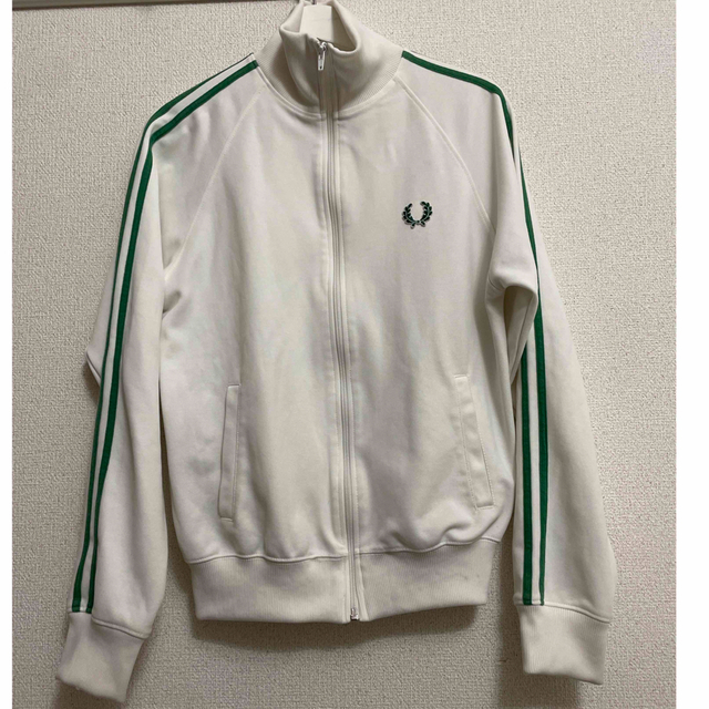 FRED PERRY(フレッドペリー)のFRED PERRY トラックジャケット　レア色 メンズのトップス(ジャージ)の商品写真