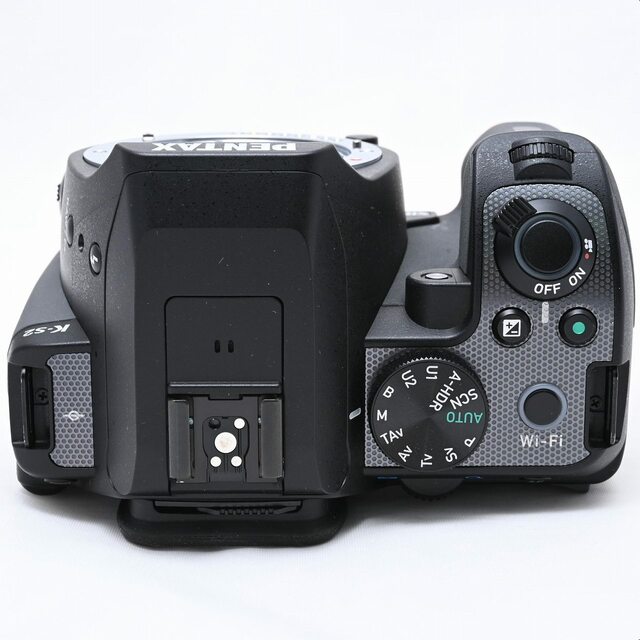 PENTAX(ペンタックス)のPENTAX K-S2 ボディ ブラック × オレンジ スマホ/家電/カメラのカメラ(デジタル一眼)の商品写真
