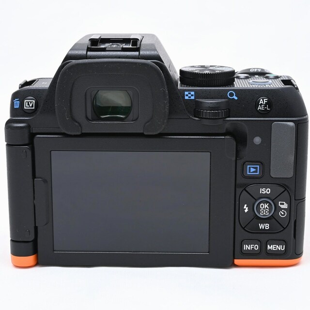PENTAX(ペンタックス)のPENTAX K-S2 ボディ ブラック × オレンジ スマホ/家電/カメラのカメラ(デジタル一眼)の商品写真