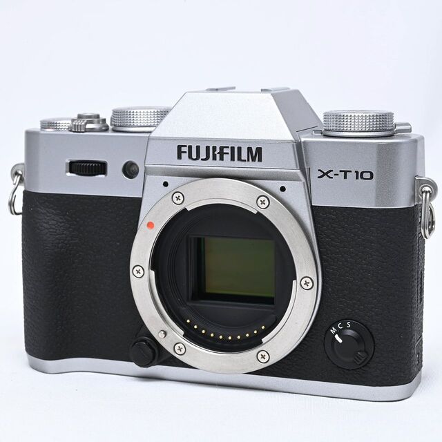 富士フイルム(フジフイルム)のFUJIFILM X-T10 ボディ シルバー スマホ/家電/カメラのカメラ(ミラーレス一眼)の商品写真