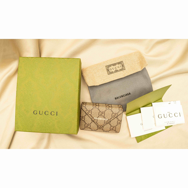 Gucci(グッチ)のGUCCI BALENCIAGA コラボ　ペーパーミニウォレット レディースのファッション小物(財布)の商品写真