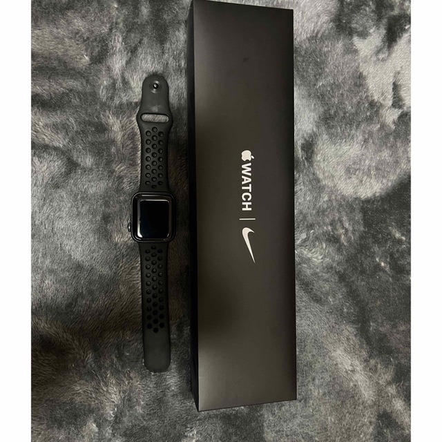 Apple Watch(アップルウォッチ)のApple Watch SE Nike 40mm 本体 メンズの時計(腕時計(デジタル))の商品写真