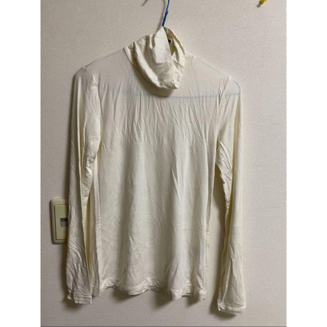 UNIQLO(ユニクロ)のソフトモダールタートルネックT 白 レディースのトップス(Tシャツ(長袖/七分))の商品写真