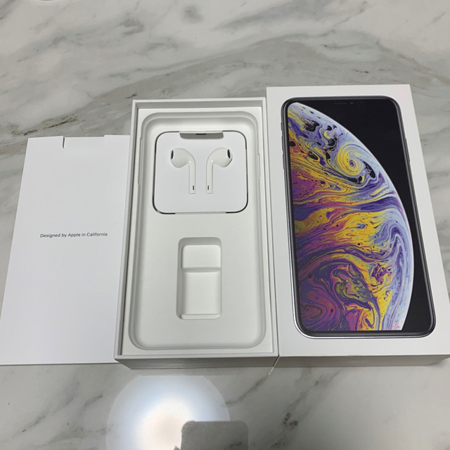 超超美品 iPhone Xs Max Sim フリー ドコモ シルバー 64GB