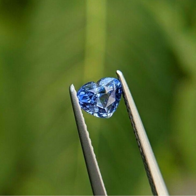 奇跡の再販! 非加熱 0.65ct コーン 0.60ct 〜GAIA〜 ヴィヴィッド