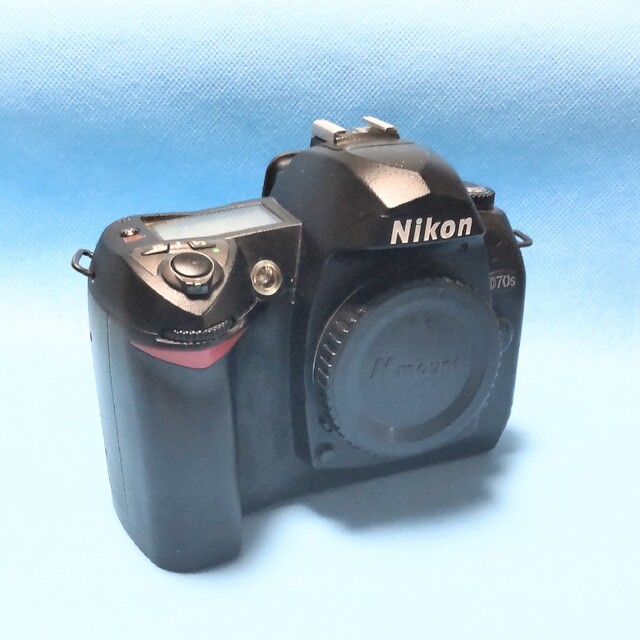 Nikon(ニコン)のNikon D70s【動作確認済】★ショット数3231★ スマホ/家電/カメラのカメラ(デジタル一眼)の商品写真