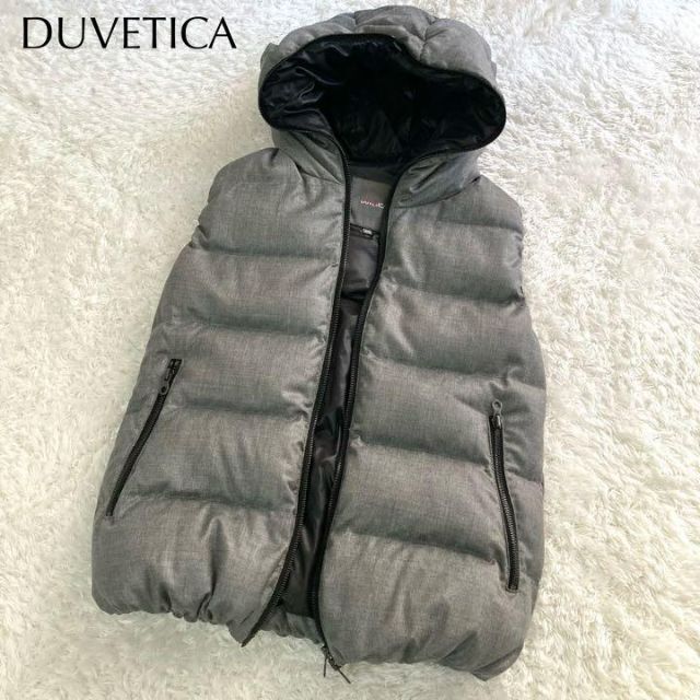 DUVETICA(デュベティカ)の美品✨デュベティカ ダウンベスト FEBEDUE フェベデュエ ウール シルバー レディースのジャケット/アウター(ダウンベスト)の商品写真