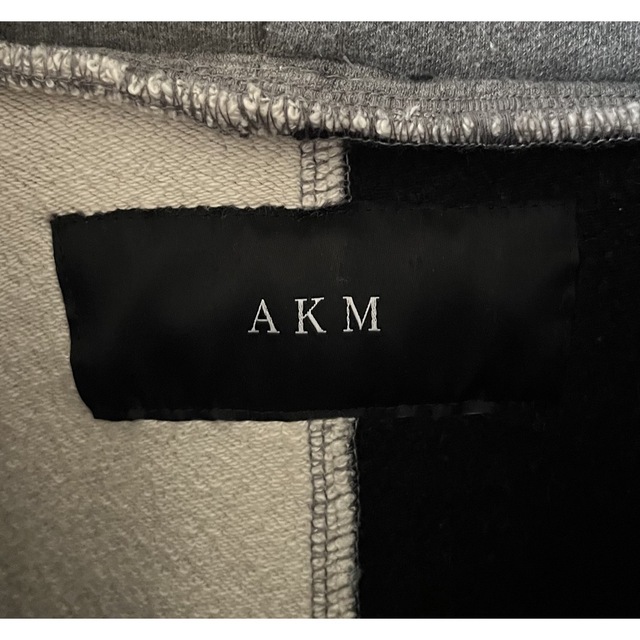 AKM(エイケイエム)の19AW AKM BIG LOGO ZIP PARKA メンズのトップス(パーカー)の商品写真