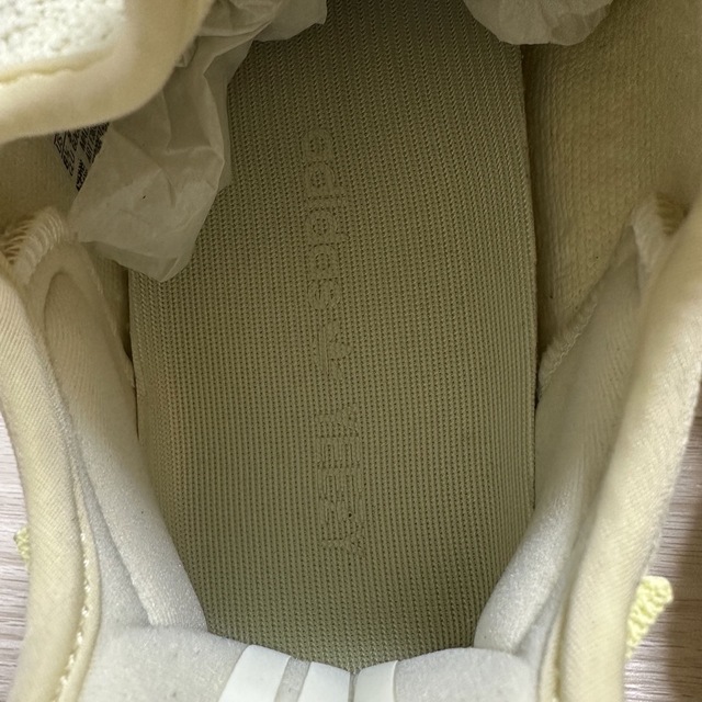YEEZY（adidas）(イージー)のadidas YEEZY BOOST 350 V2   BUTTER  26.5 メンズの靴/シューズ(スニーカー)の商品写真