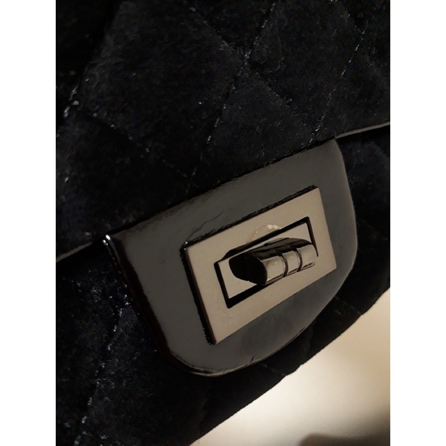 キルティング チェーン バッグ ラビット ファー付き 黒 レディースのバッグ(ハンドバッグ)の商品写真