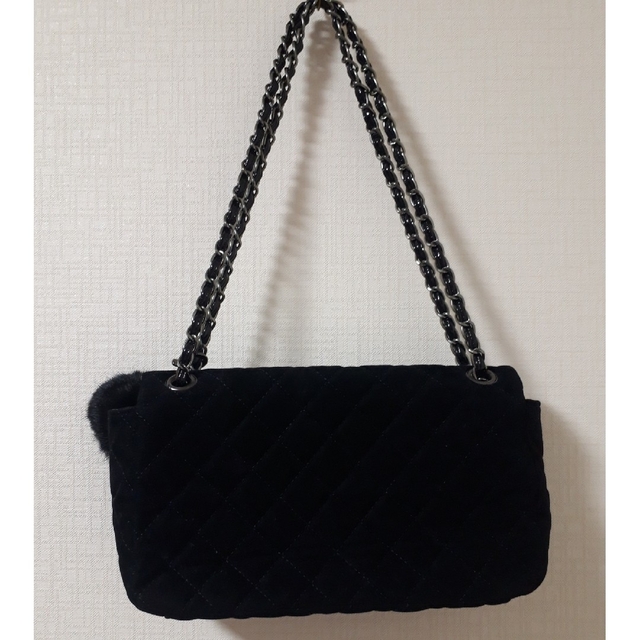 キルティング チェーン バッグ ラビット ファー付き 黒 レディースのバッグ(ハンドバッグ)の商品写真