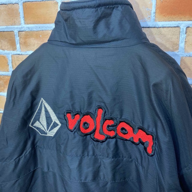 volcom(ボルコム)のVOLCOM ボルコム　刺繍ロゴ入り　ナイロンジャケット　90s 海外古着 メンズのジャケット/アウター(ナイロンジャケット)の商品写真