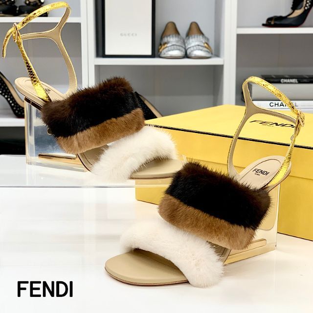 FENDI(フェンディ)の5568 未使用 フェンディ ファースト ミンクファー ウェッジサンダル レディースの靴/シューズ(サンダル)の商品写真