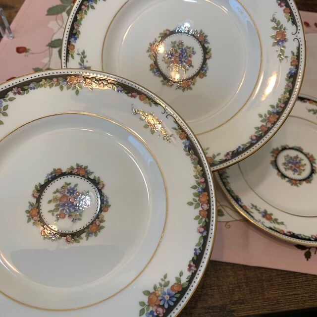 WEDGWOOD(ウェッジウッド)のウェッジウッド  オズボーン　15.5cm ケーキプレート　6枚　10枚目同梱 インテリア/住まい/日用品のキッチン/食器(食器)の商品写真