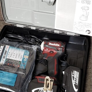 マキタ(Makita)の☆2021年NEW☆　マキタ　インパクトドライバーTD172DGXAR【新品】(工具/メンテナンス)