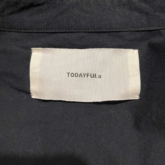 TODAYFUL(トゥデイフル)のKUROさま専用　今期　todayful  カットオフパフショルダーシャツ レディースのトップス(シャツ/ブラウス(長袖/七分))の商品写真