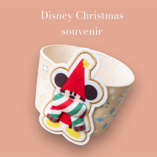 Disney(ディズニー)のディズニークリスマス✴︎スーベニアカップスリーブ エンタメ/ホビーのおもちゃ/ぬいぐるみ(キャラクターグッズ)の商品写真
