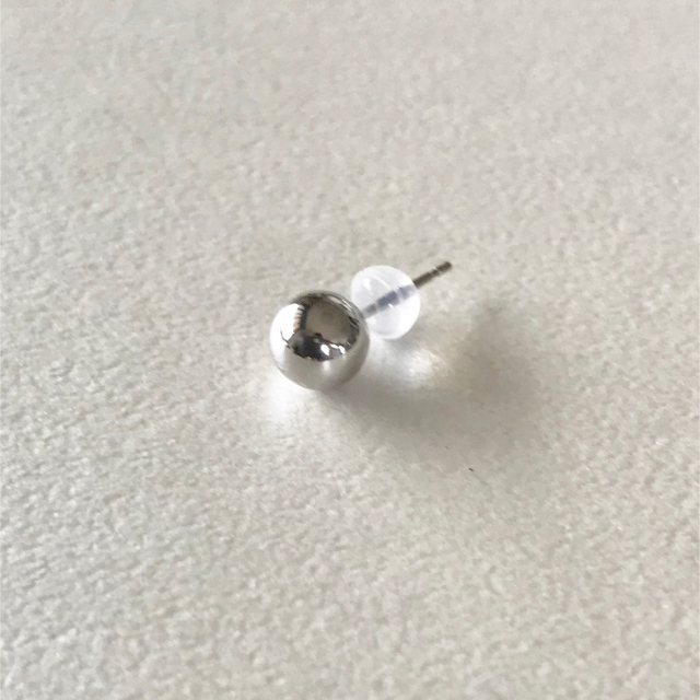 プラチナピアス  片耳ピアス  6mm pt900シリコンキャッチ付き 送料込み