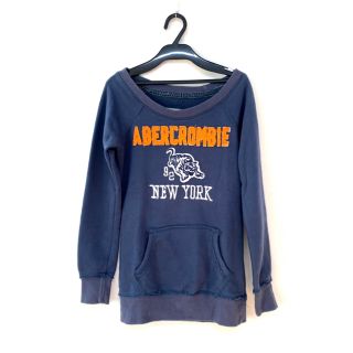 アバクロンビーアンドフィッチ(Abercrombie&Fitch)のアバクロ　虎柄スウェット　ワッペン　ロゴデザイン　ダメージ加工　前ポケット(トレーナー/スウェット)