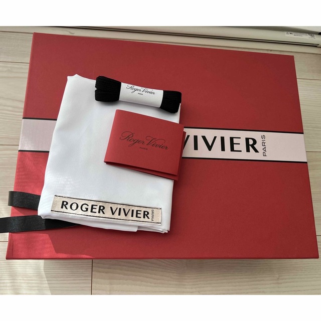 ROGER VIVIER(ロジェヴィヴィエ)の美品Roger vivier ロジェヴィヴィエ　ショートブーツ レディースの靴/シューズ(ブーツ)の商品写真