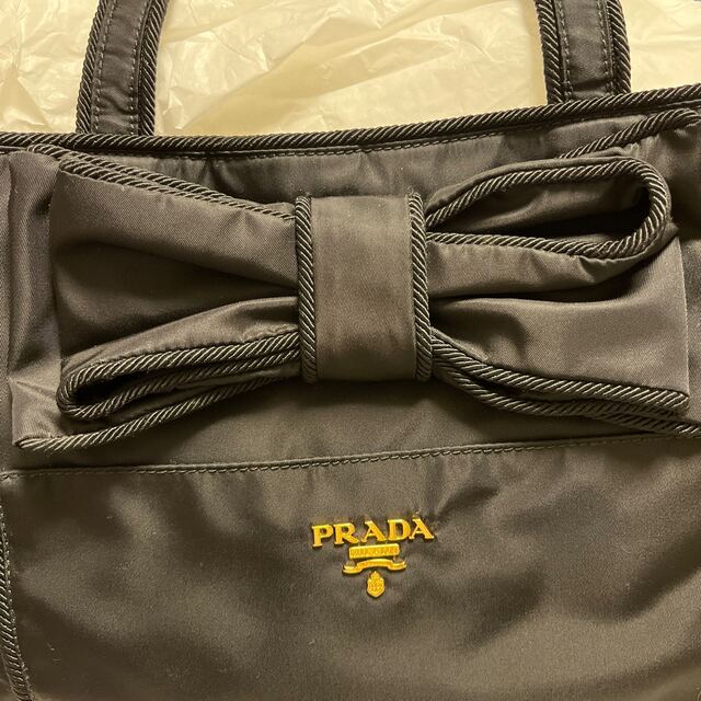 PRADA(プラダ)のプラダ　バッグ　黒　リボントートバッグ　ナイロン　マザーズバッグ レディースのバッグ(トートバッグ)の商品写真