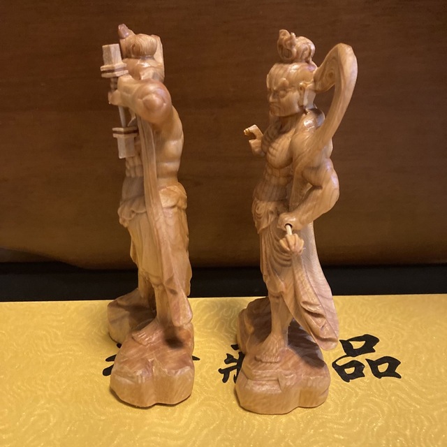 木彫仏像 2個セット 仏教美術 精密細工 金剛力士像 仏像 置物 アンティーク エンタメ/ホビーの美術品/アンティーク(彫刻/オブジェ)の商品写真