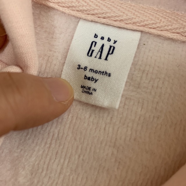 babyGAP(ベビーギャップ)のbabyGAP　パーカー　3〜6ヶ月 キッズ/ベビー/マタニティのベビー服(~85cm)(トレーナー)の商品写真