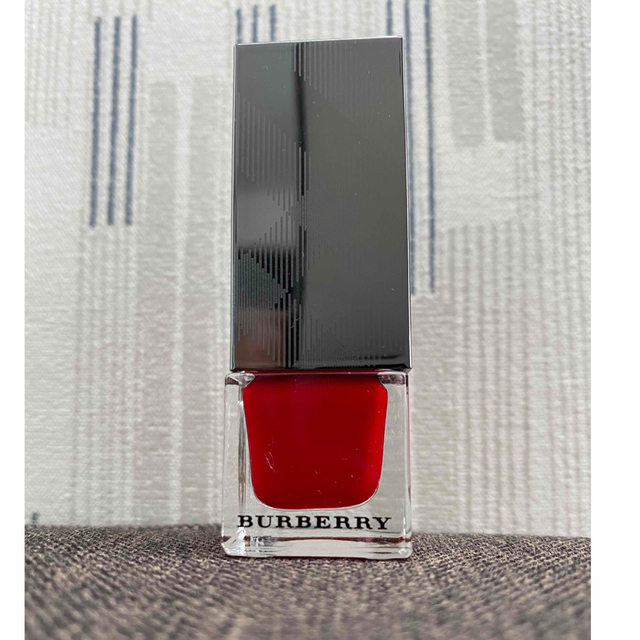 BURBERRY(バーバリー)のバーバリー　ネイル　ポリッシュ　ポピーレッド コスメ/美容のネイル(マニキュア)の商品写真