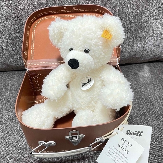 Steiff(シュタイフ)の【ドイツ】Steiffシュタイフ❤︎テディベア❤︎スーツケース付 エンタメ/ホビーのおもちゃ/ぬいぐるみ(ぬいぐるみ)の商品写真