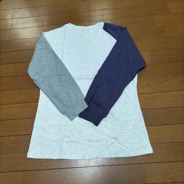 薄手長袖Tシャツ レディースのトップス(Tシャツ(長袖/七分))の商品写真
