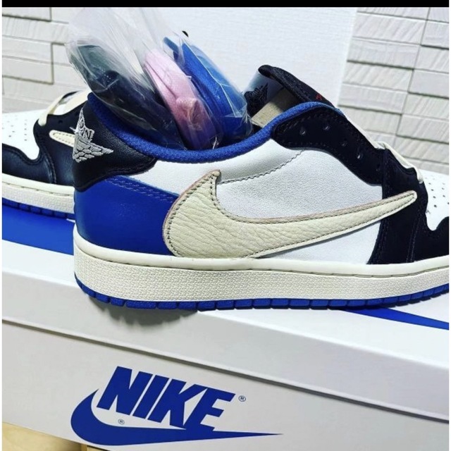 NIKE(ナイキ)のNIKE トラヴィススコット aj1  フラグメント メンズの靴/シューズ(スニーカー)の商品写真