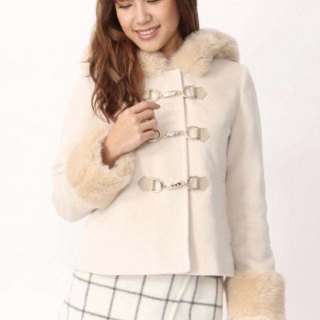 CECIL McBEE - セシルマクビー ショート丈 ビット付きダッフルコートの
