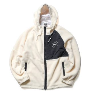 エフシーアールビー(F.C.R.B.)のFCRB BOA FLEECE BIG LOGO HOODED BLOUSON(ブルゾン)