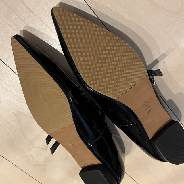 【チョコ様専用(12/28まで)】ohga ストラップパンプス　37.5 レディースの靴/シューズ(ハイヒール/パンプス)の商品写真