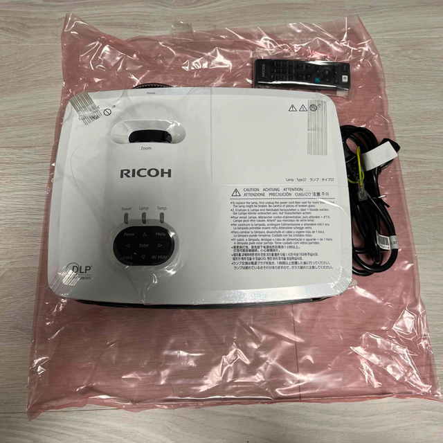 RICOH(リコー)のRICOH エントリープロジェクター PJS2440 スマホ/家電/カメラのテレビ/映像機器(プロジェクター)の商品写真
