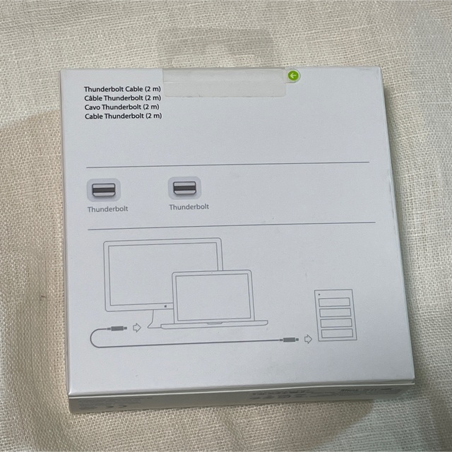 Apple(アップル)のApple 純正 Thunderbolt Cable 2m 未使用品 スマホ/家電/カメラのPC/タブレット(PC周辺機器)の商品写真