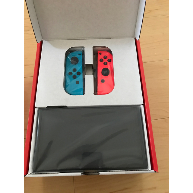 Nintendo Switch 本体 新品未使用品　ネオン