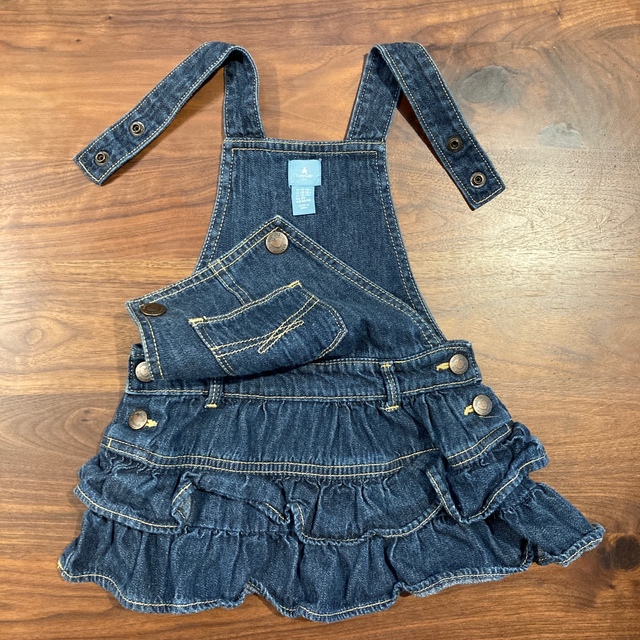 GAP(ギャップ)のbabyGap デニムワンピース　80 キッズ/ベビー/マタニティのベビー服(~85cm)(ワンピース)の商品写真