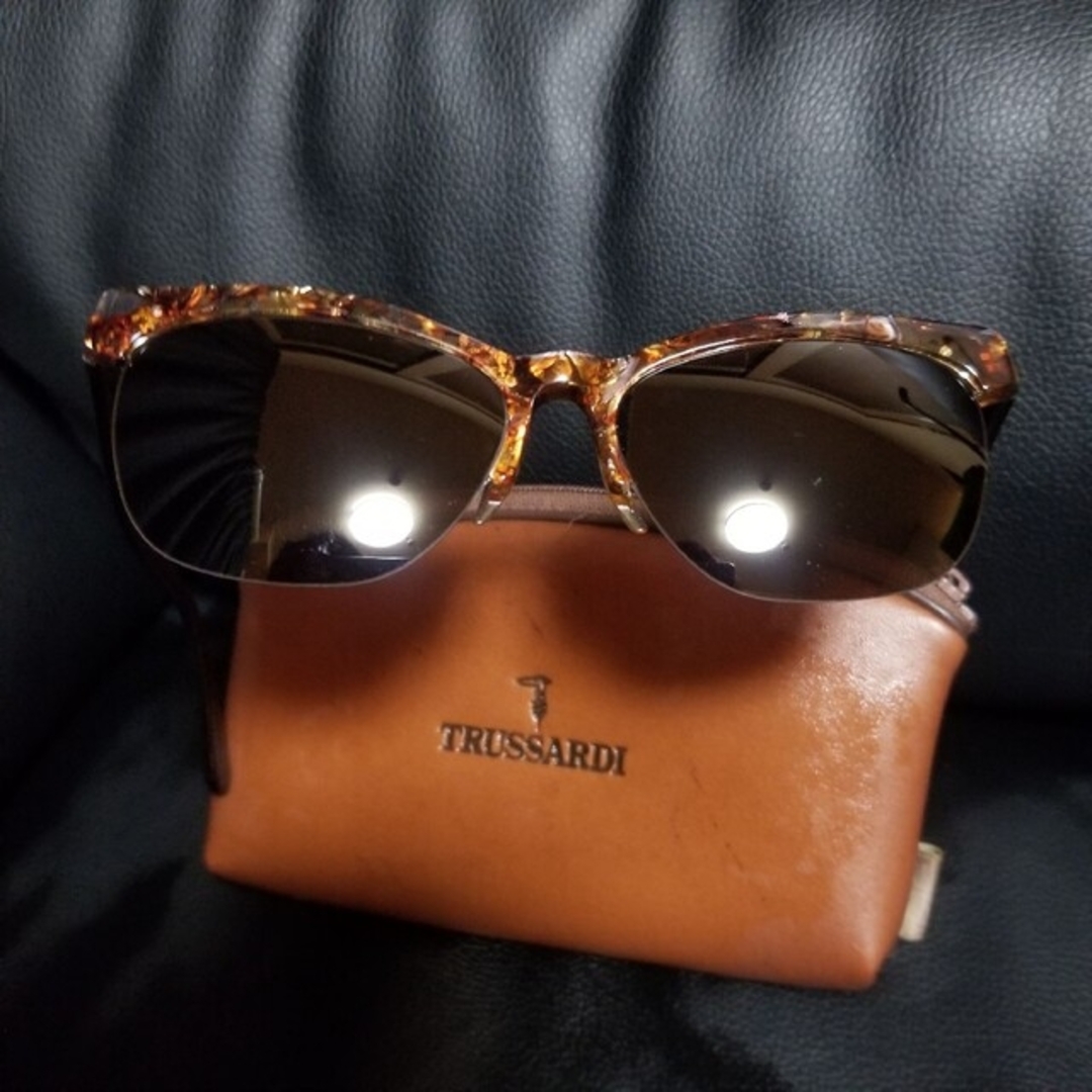 Trussardi(トラサルディ)の売り切れました。TRUSSARDI　サングラスケース付き メンズのファッション小物(サングラス/メガネ)の商品写真