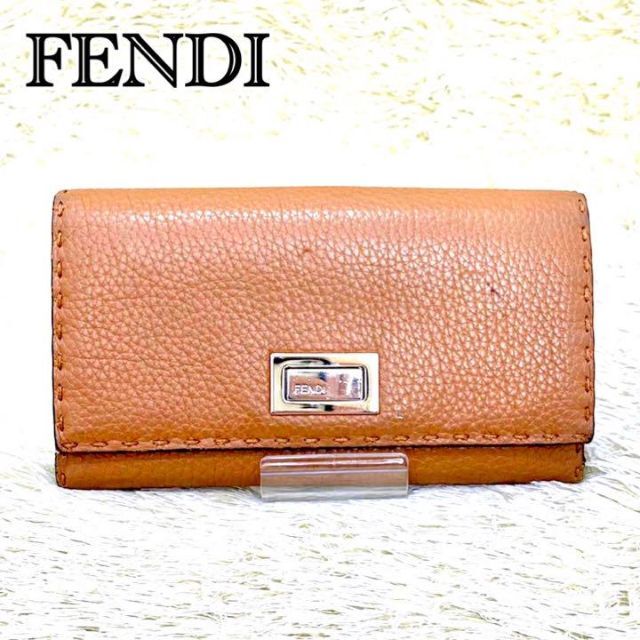 美品✨ FENDI ピーカブー セレリア 長財布 レザー ショッキングピンク