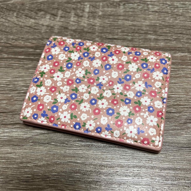 美品✨  MIU MIU ミュウミュウ 2つ折り財布 花柄 フラワー レザー