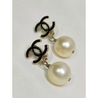 シャネル パールピアス ピアス(ブラック/黒色系)の通販 29点