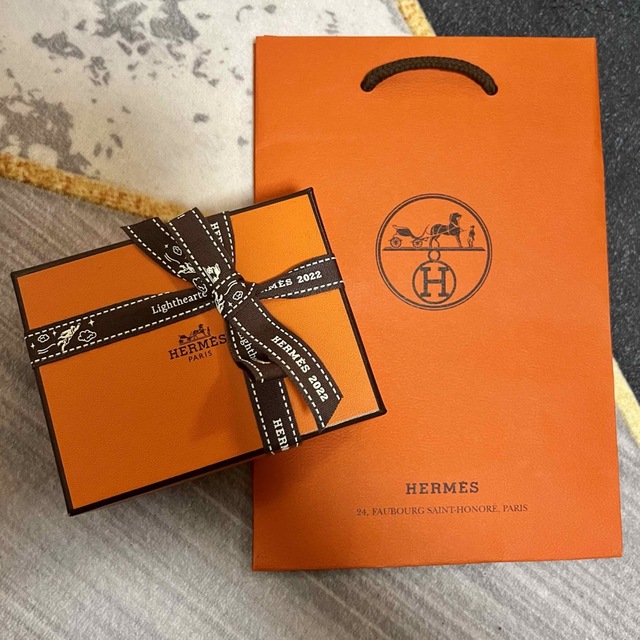 Hermes - 新品入手困難✨HERMESカルメンウノドス✨キーホルダー