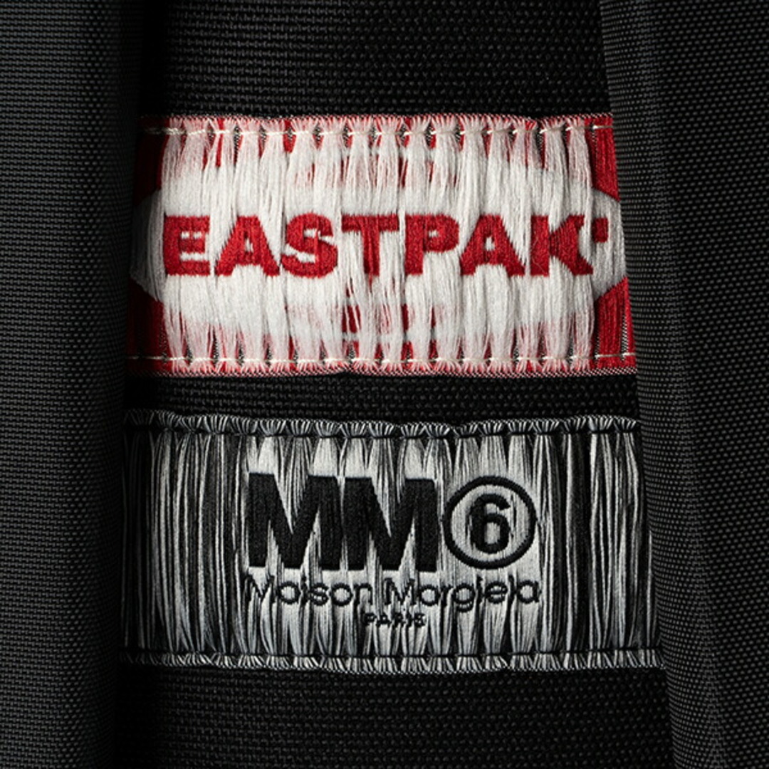 MM6(エムエムシックス)の新品 エムエムシックス MM6 Maison Margiela リュックサック MM6×EASTPAK ブラック レディースのバッグ(リュック/バックパック)の商品写真