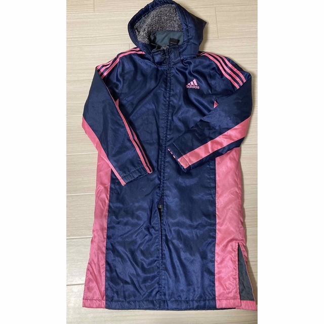 adidas(アディダス)のadidas ベンチコート　ネイビーピンク 160 キッズ/ベビー/マタニティのキッズ服女の子用(90cm~)(コート)の商品写真