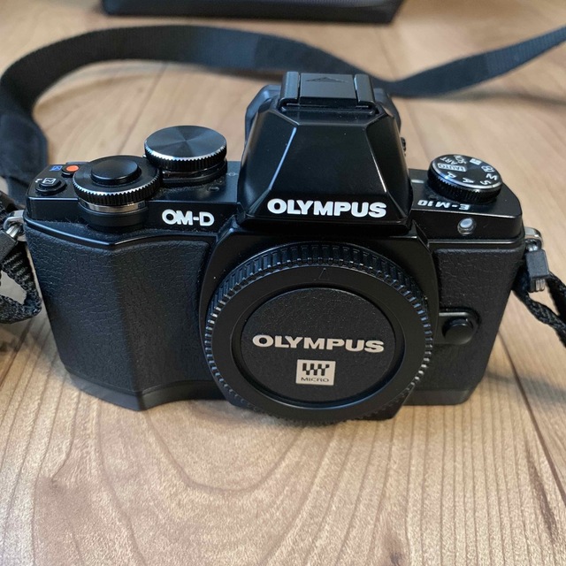 カメラOLYMPUS OM−D E−M10 BLACK 純正USBケーブルと箱無し