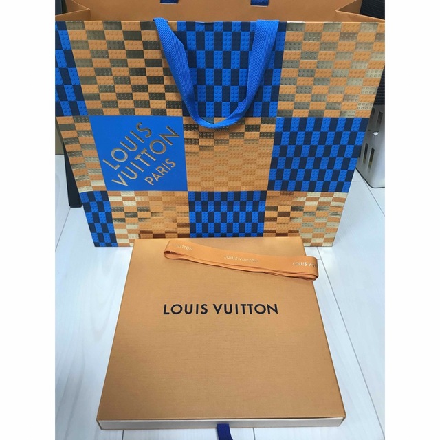 LOUIS VUITTON(ルイヴィトン)のルイヴィトン 袋、箱 レディースのバッグ(ショップ袋)の商品写真